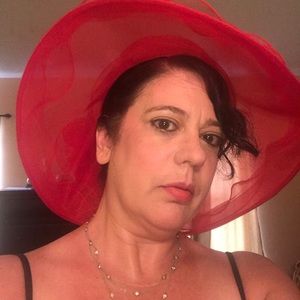 Meet your Posher, Miriam